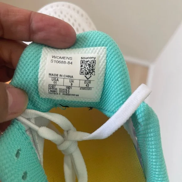 Saucony White/ endorphin speed 2 / womens size 11/NWT - Picture 4 of 5